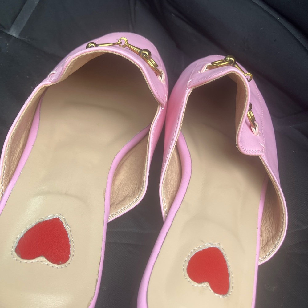 ⚜️Pink Women's Leather Loafers (Mules) with Gold Buckle⚜️ - Picture 3 of 3
